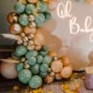 A whimsical decor is decorated with compass grass sticks and looks more captivating.
