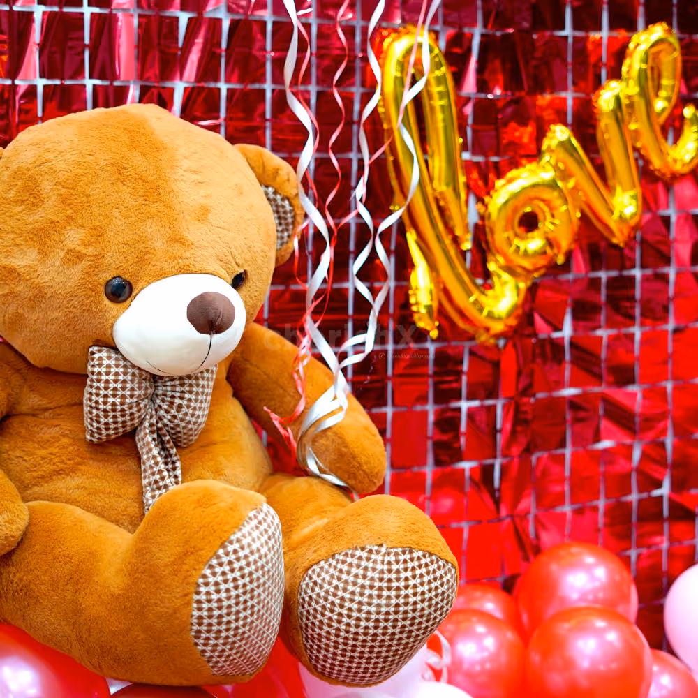 Dreamy atmosphere featuring a golden LOVE foil balloon.