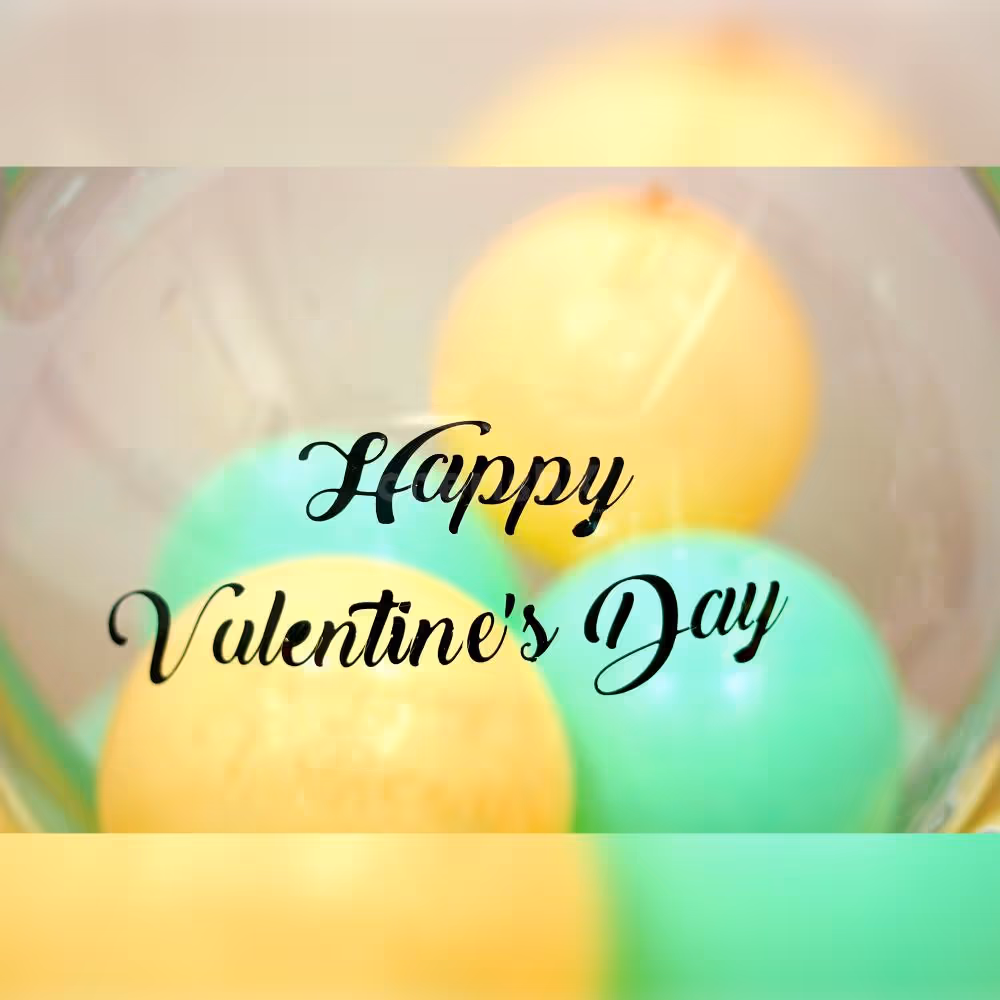 Comes with Silver Chrome BT Balloons that are impressive and beautiful