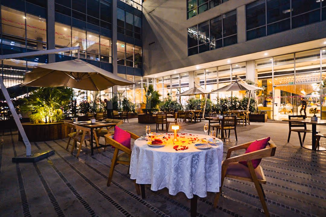 Open Air Romantic Dining by Aloft