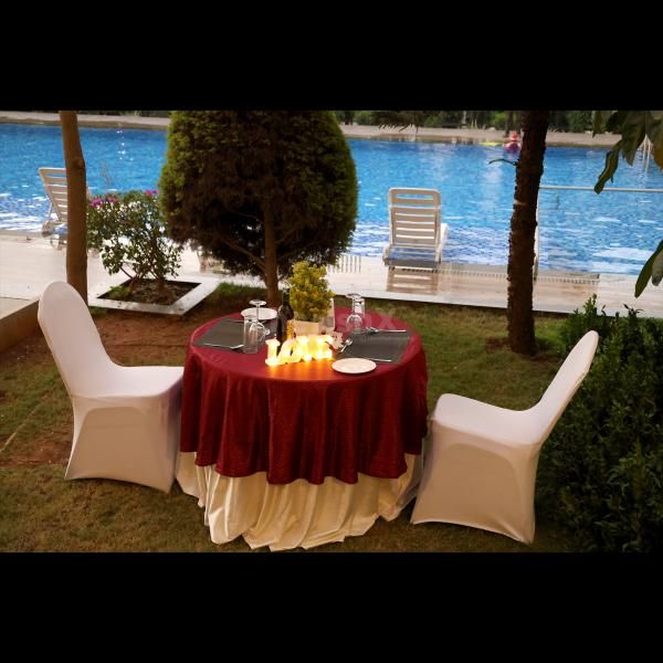 Simple candle light dinner table decoration ideas poolside