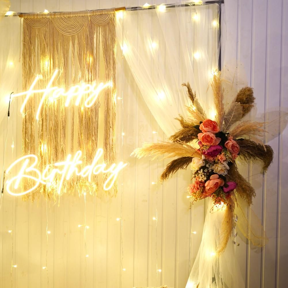 Enchanting Golden Hour Magic birthday decorations showcasing Pampass Sticks, White Leaves.