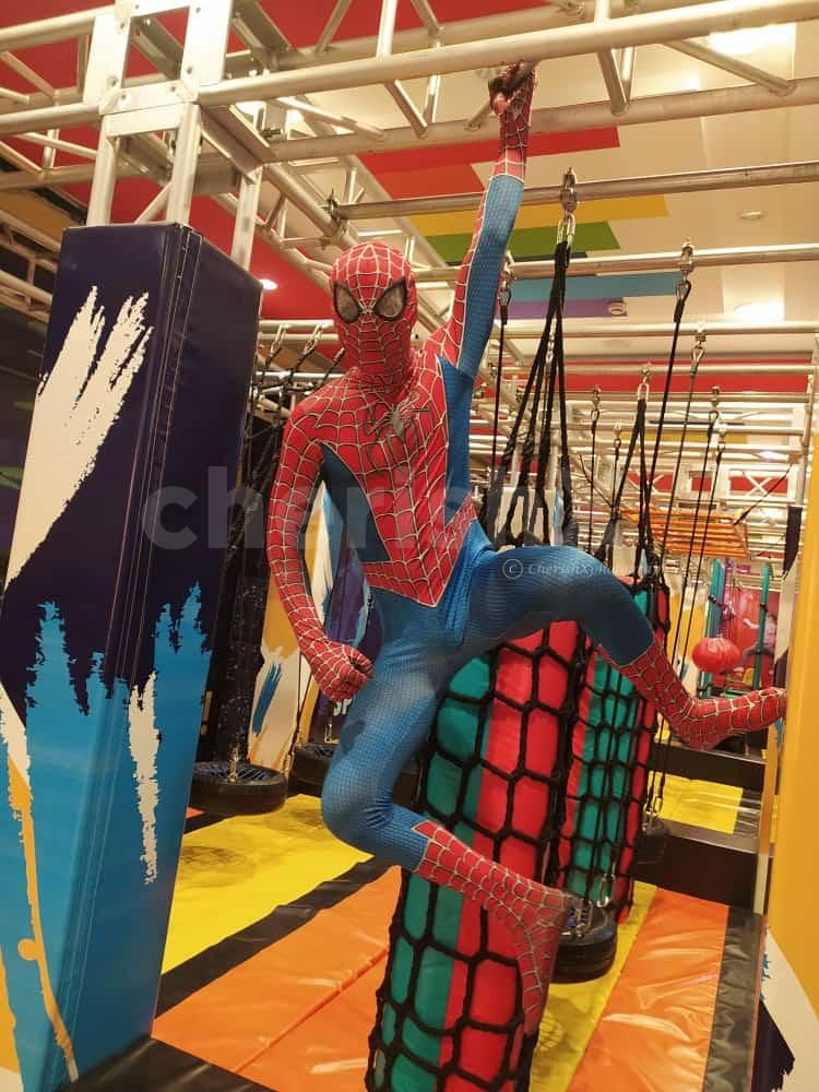 Thrilling stunts and interactive play with Spider-Man!