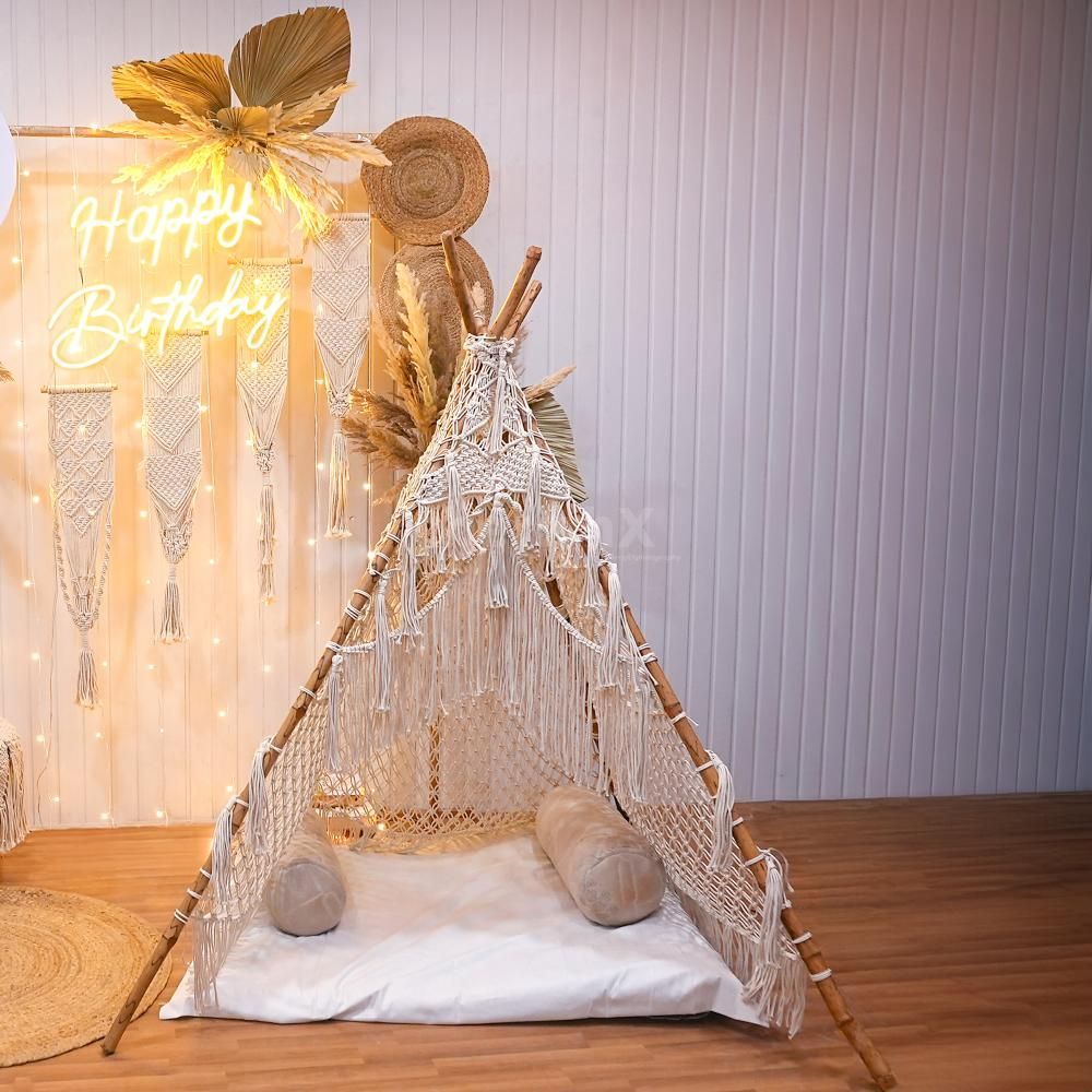 A dreamy celebration awaits with chic boho decorations