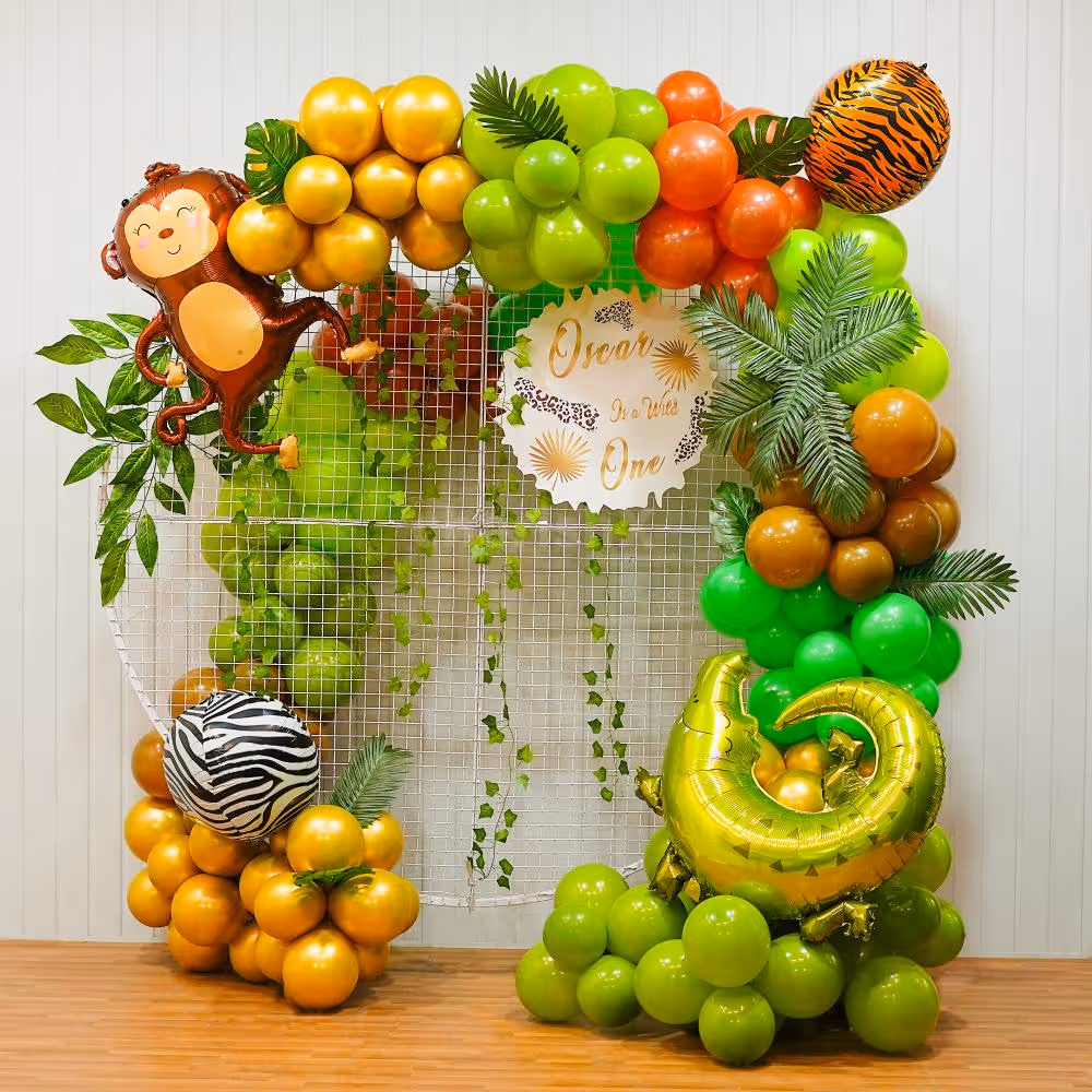 Embark on a roaring safari adventure with our Safari Safari Birthday Bash!