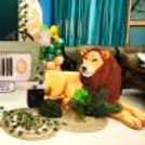 Capturing the magic of the savanna with every balloon and leaf!