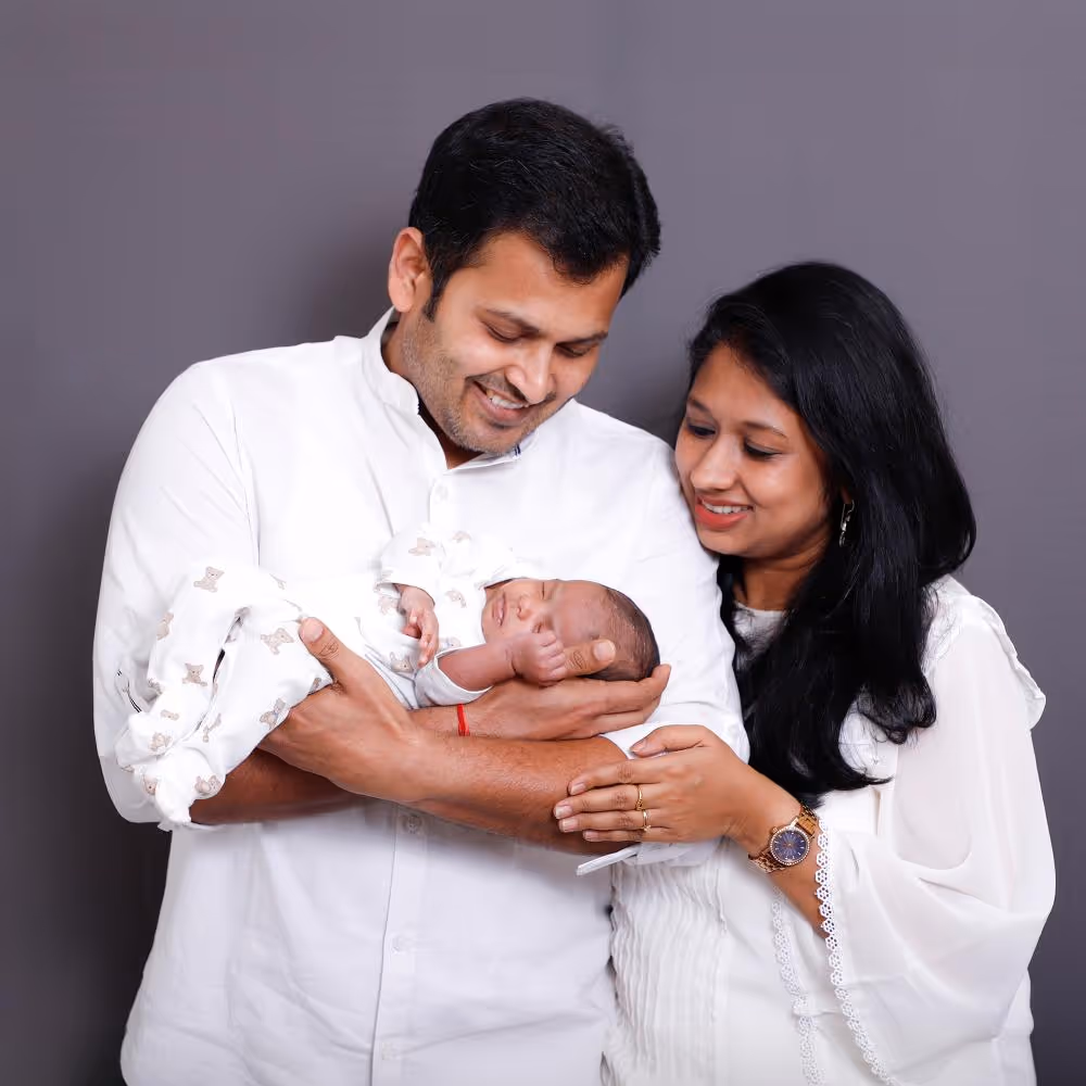 Charming Delight: Baby’s joyful expression in a beautifully styled scene.