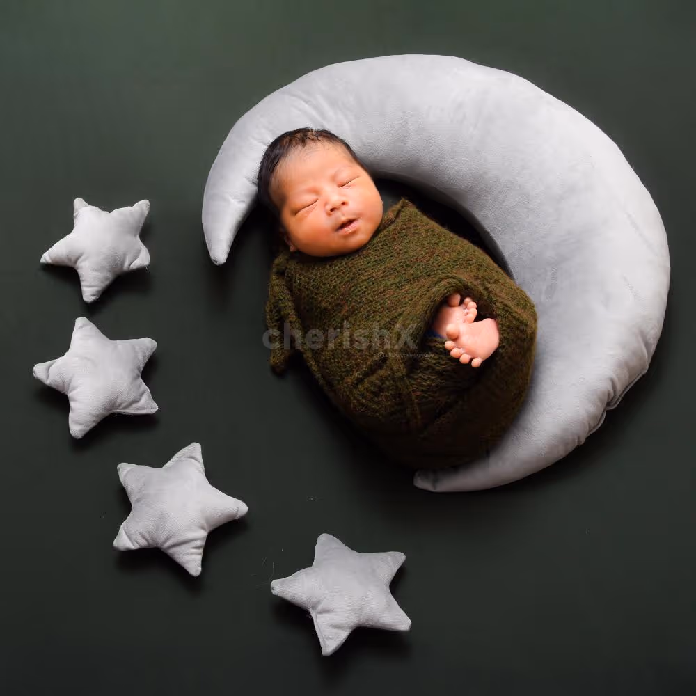 Elegant Album: A peek into our luxurious 12″ x 18″ photo album.