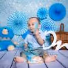 A baby’s first birthday, captured in cake smash style