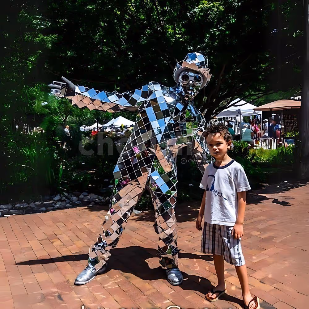 Interactive fun with our dazzling Mirror Man artist