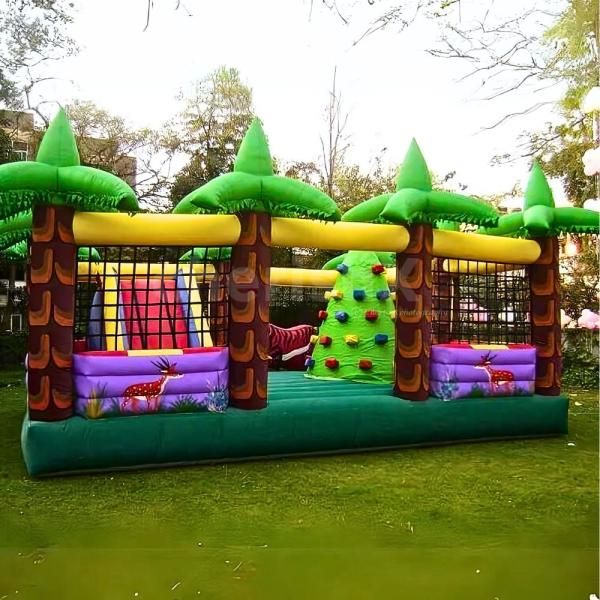 Jungle-themed bouncy castle: Perfect for endless bouncing and playtime