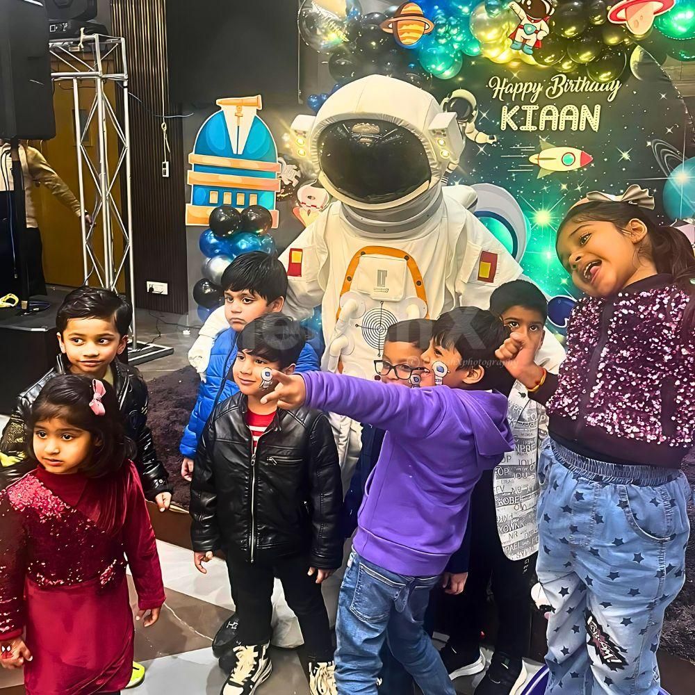 Transform your child's birthday party into an interstellar adventure with our Astronaut-themed setup. Perfect for aspiring space explorers.