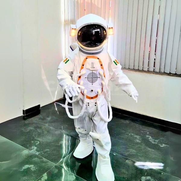 Create an unforgettable space-themed celebration with our Astronaut party package. Ideal for kids fascinated by space travel