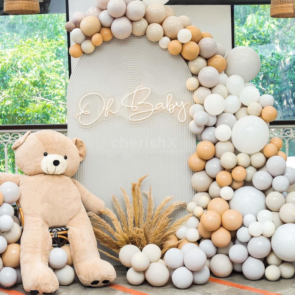 The "Cocoa Bear" theme is not just about decor; it's an immersive experience that transports you into a world of cuddly charm.