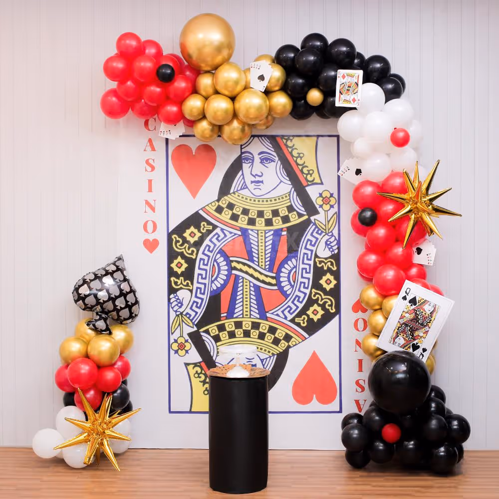 Card Party Royal Decor