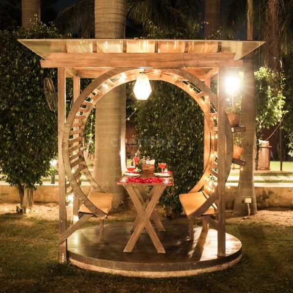 An Elysian Evening  – Enjoy an intimate candlelight dinner under the open sky.