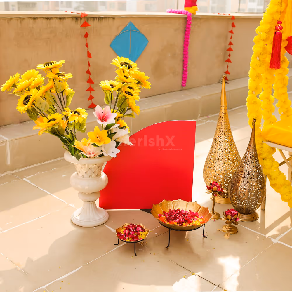 Elegant marigold garlands and tassels will make your event a cheerful one.
