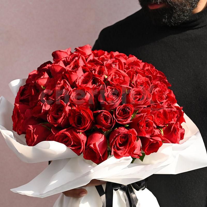 Bunch Of 100 Red Roses