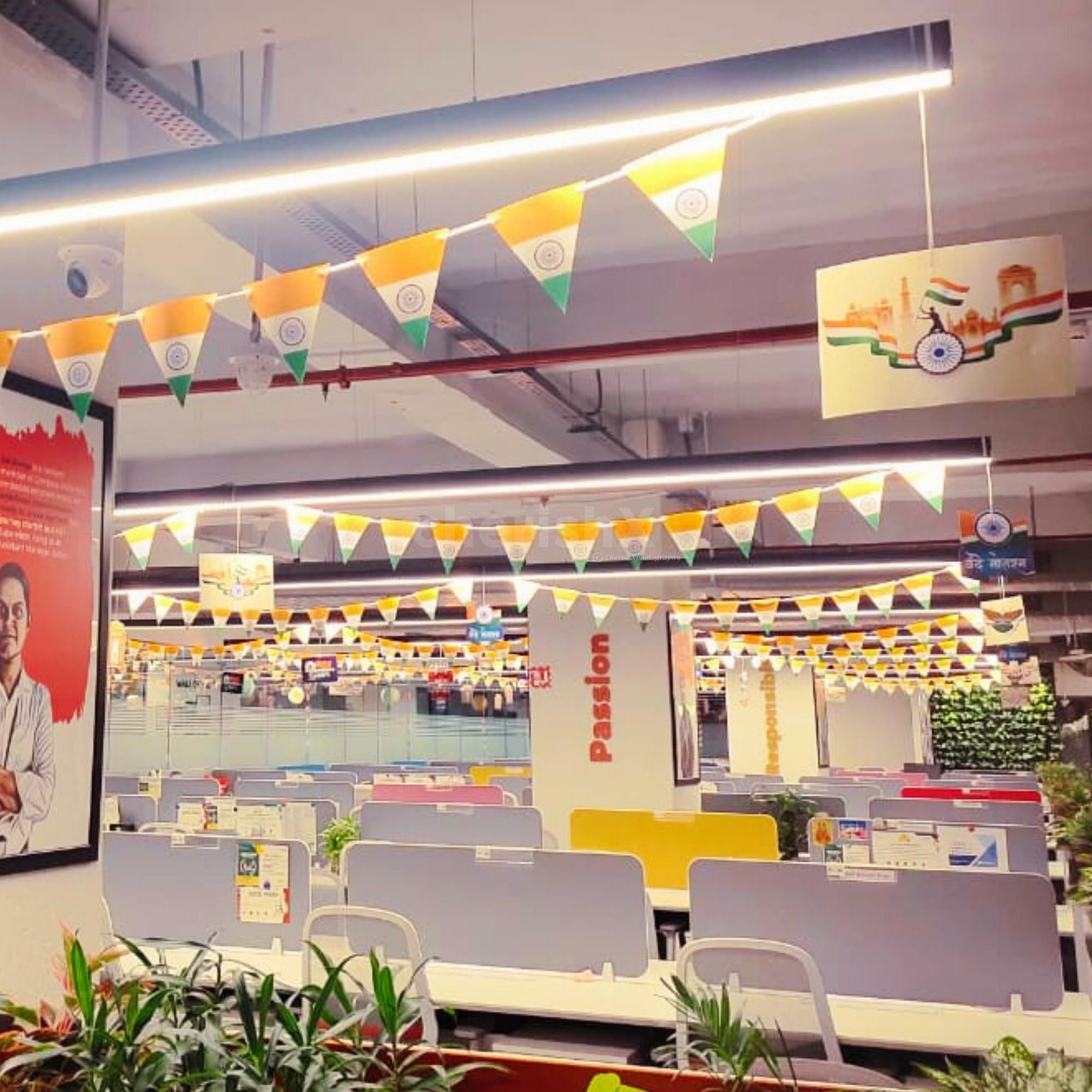 The lightweight decoration on the ceiling adds motion without tangling with each other.