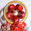 Red flower bow gift wraps the bunches, and the intimate feeling of affection.