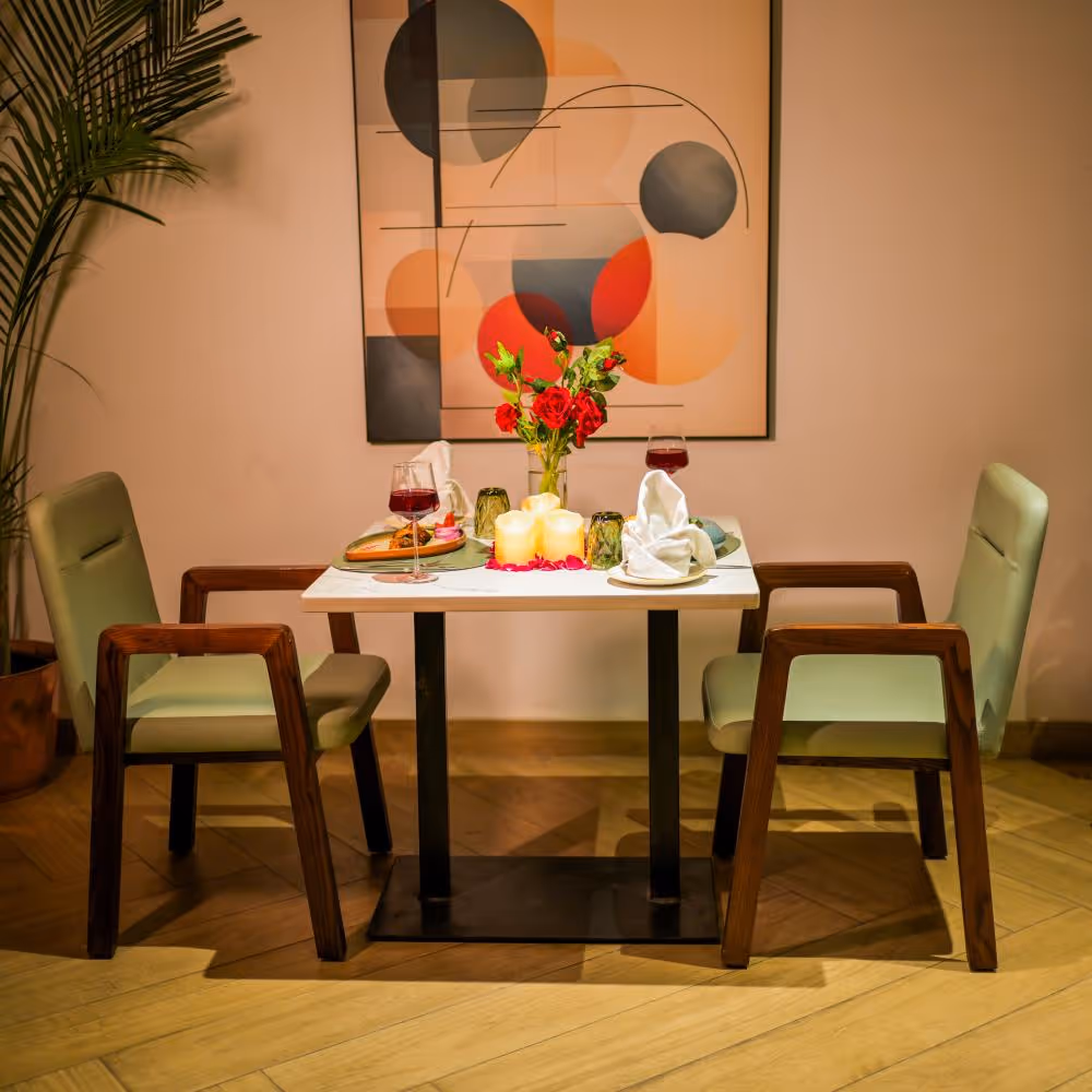 Valentine’s intimate date dining setup with candlelight at Ramada