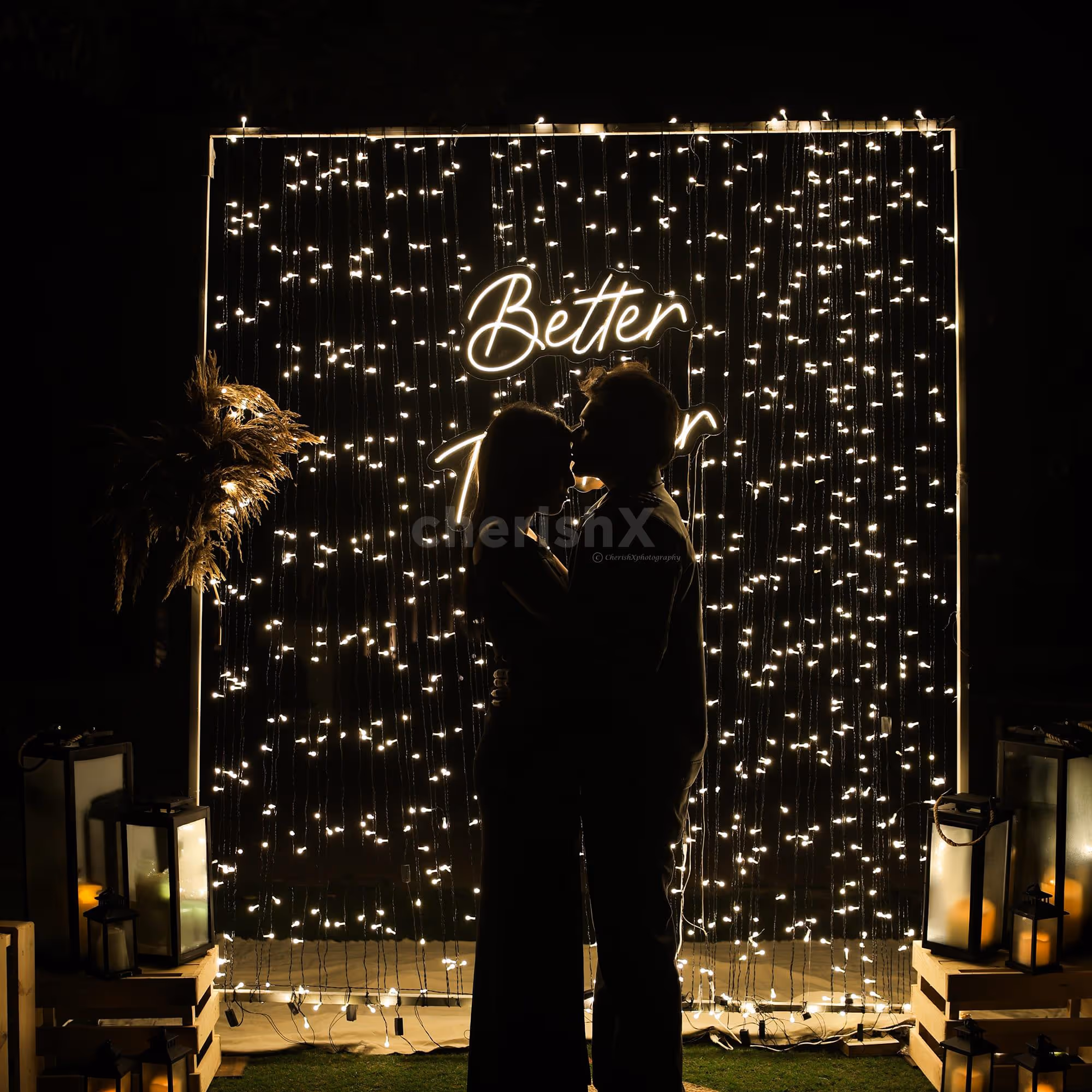 The rug mat on the floor adds texture and colour pop to the setup beautifully