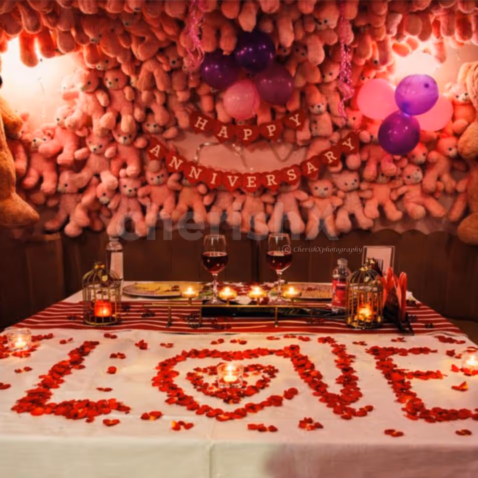 V-Day Cuddle & Candlelight DinnerAt Rose Cafe