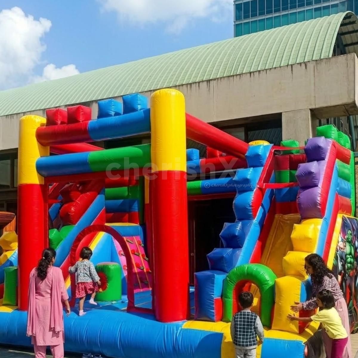 The bouncy setup time is 4 hours. However, extended usage is feasible with prior agreement.