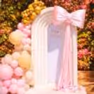 The grand baby pink bow adds to the majestic feel of the decoration with its brightness