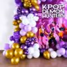 Chrome Golden Balloons In The Birthday Balloon Arch Add The Glam And Glitter