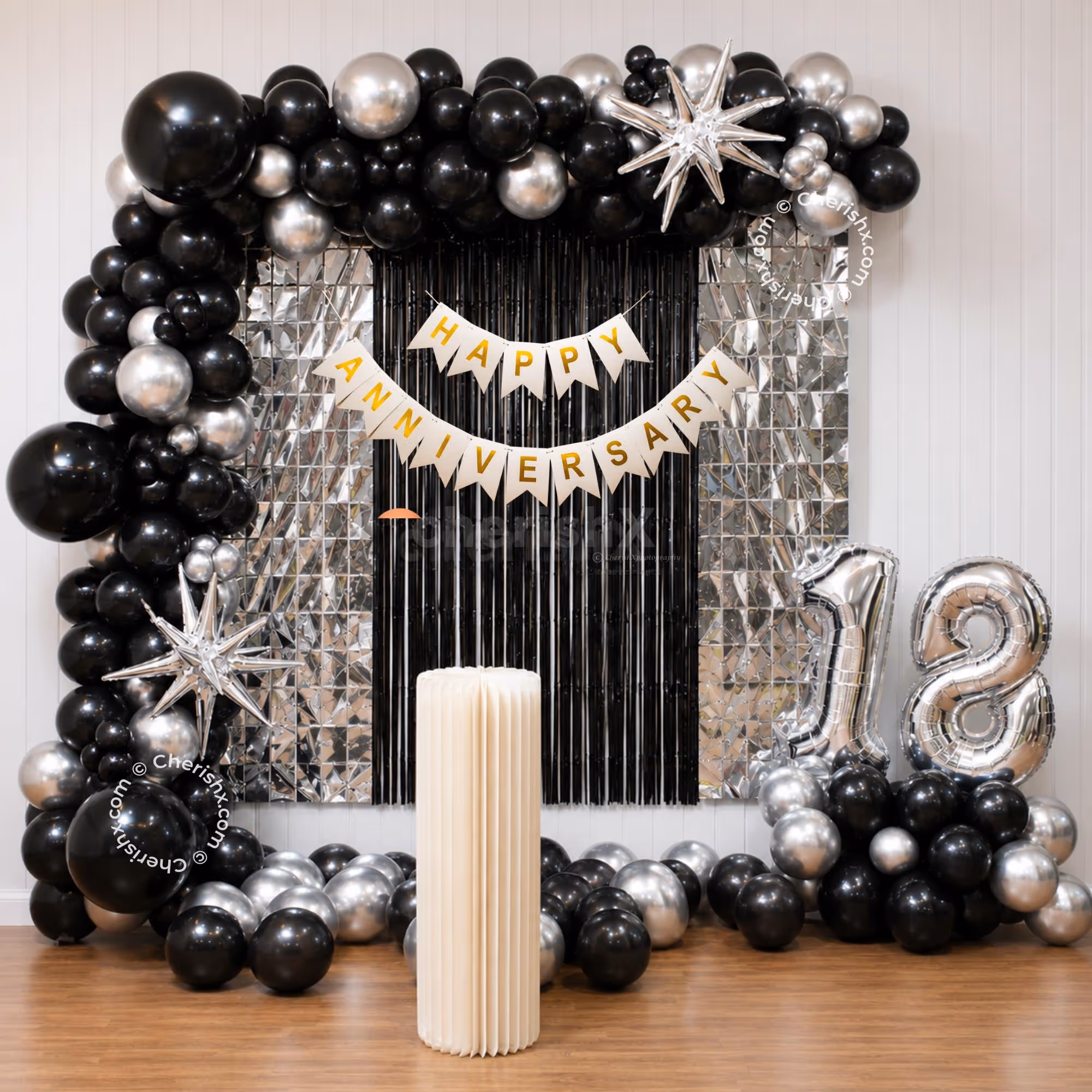 Fascinating Metallic Anniversary Balloon Decor