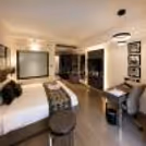 Romantic Room with a king size bed and beautiful decor for one or two overnight guests.