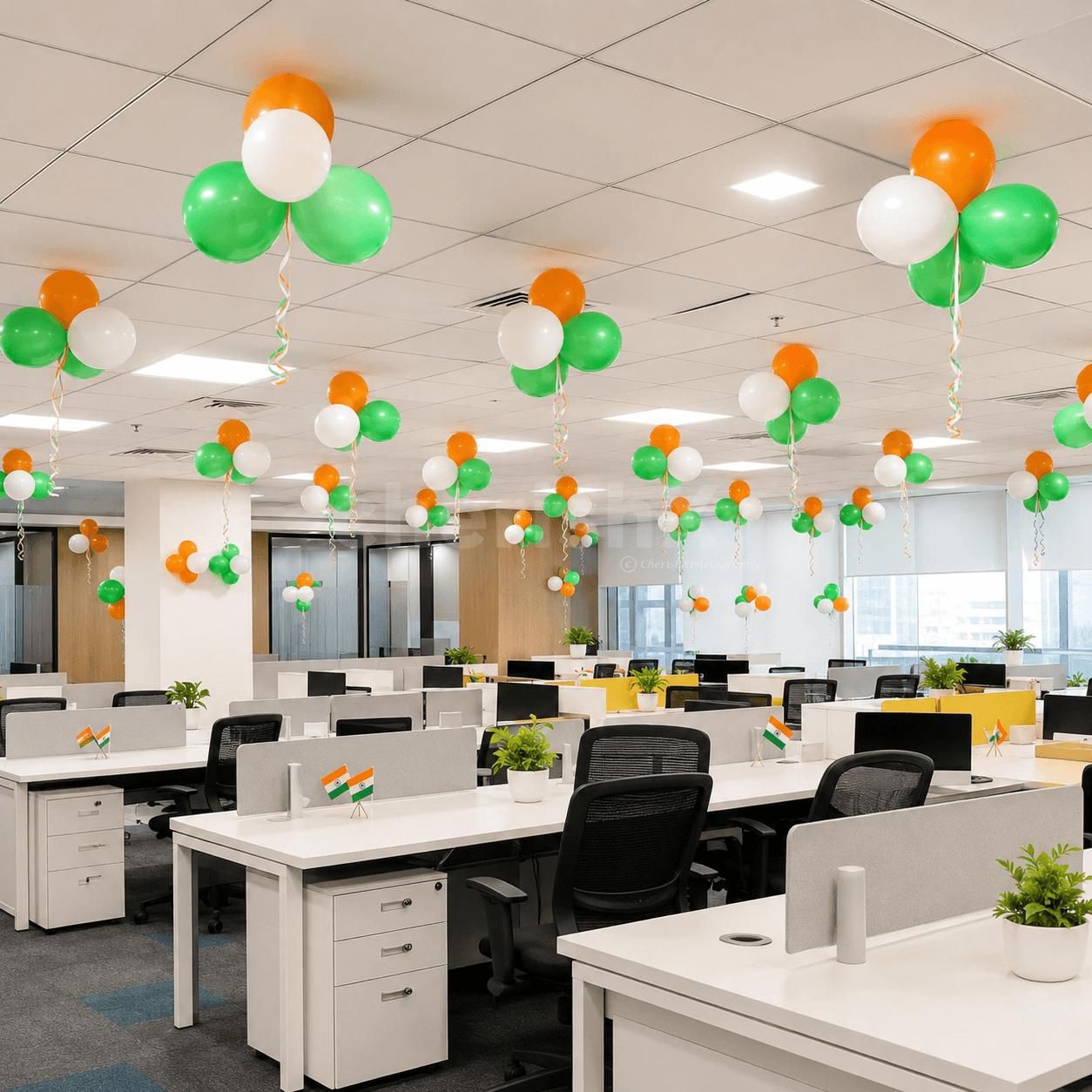 Simple Independence Day Tricolour Balloon Decor
