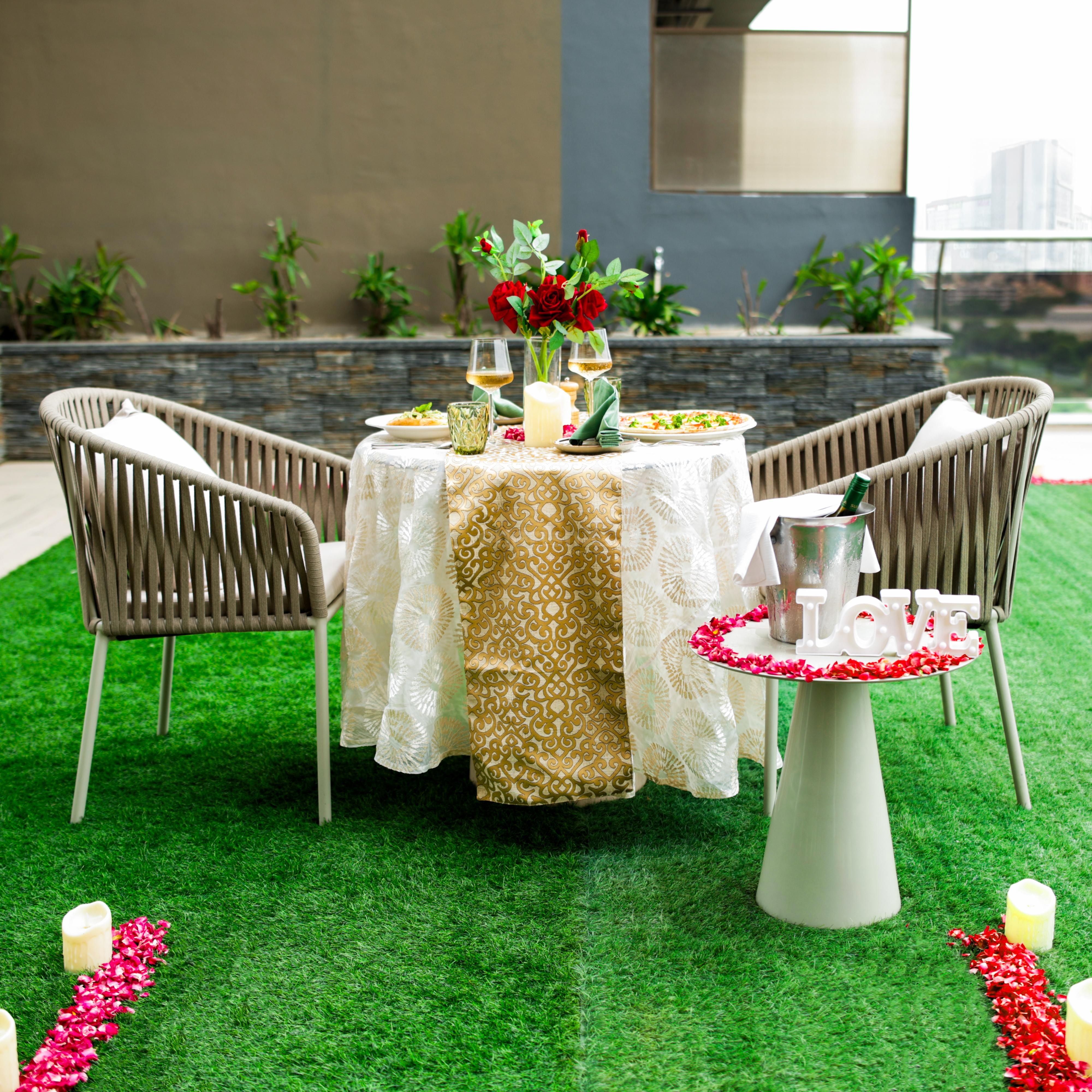Terrace suite in gurugram, private dining, romantic stay