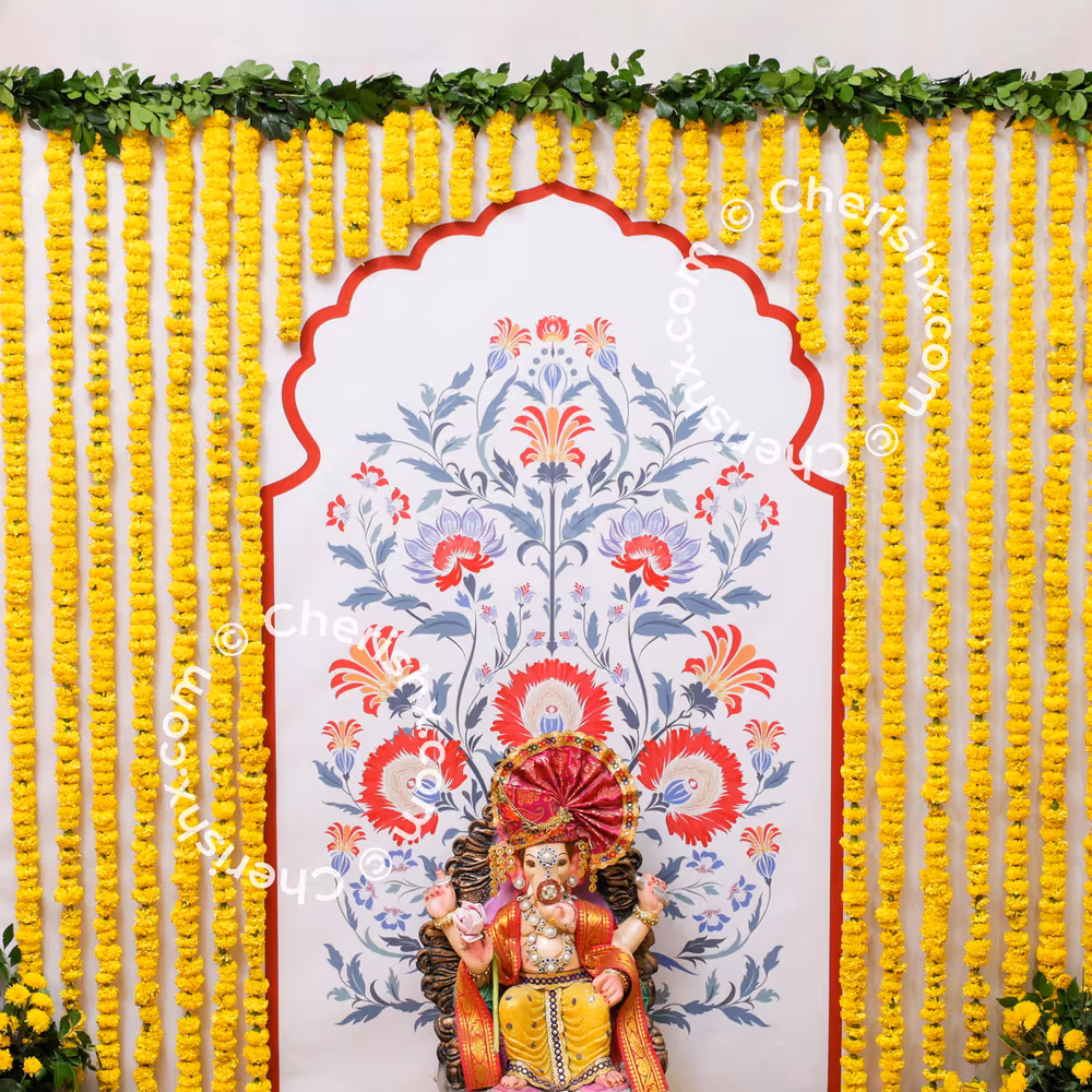 Mix leaves with Marigold and Daisy flowers to attract divine blessings