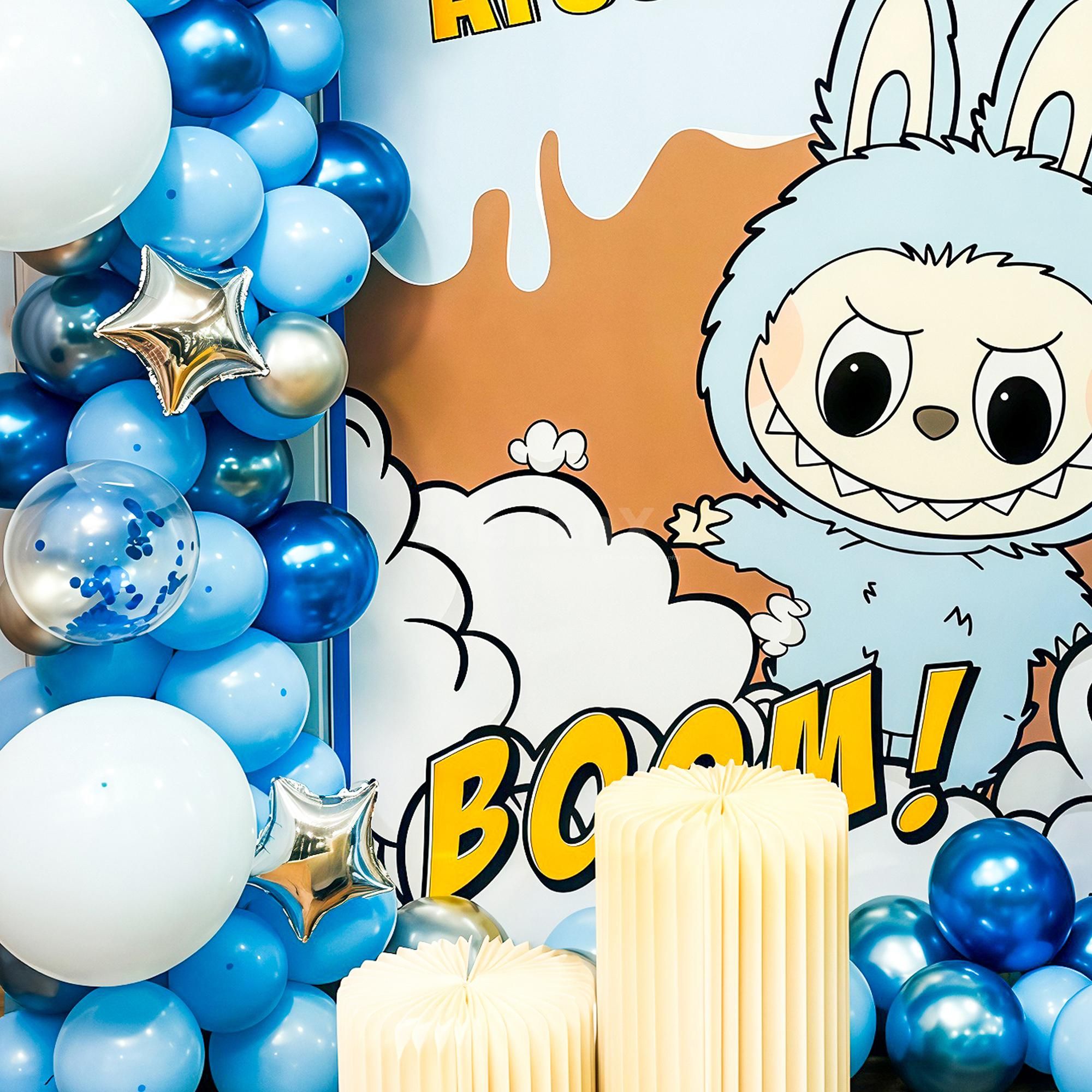 Blue confetti balloons adds the bursts of sparkle when busted during cake cutting