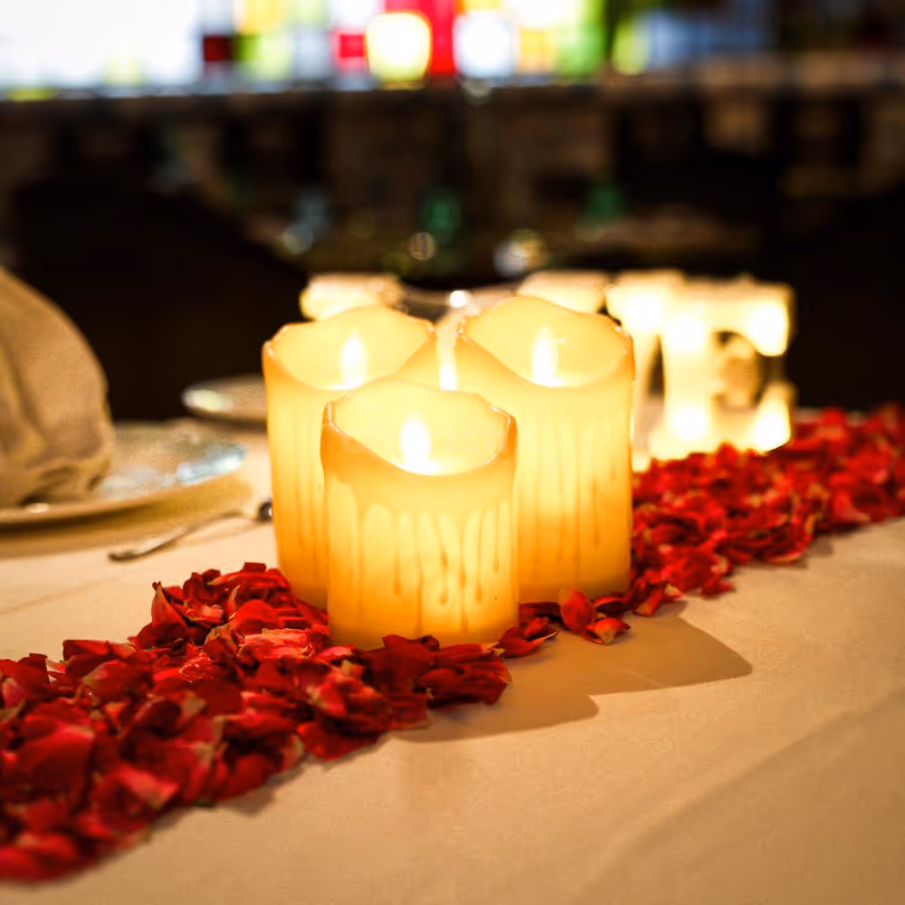 romantic candlelight dining decor