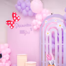 Party with Minnie and Daisy, with joyful balloons!