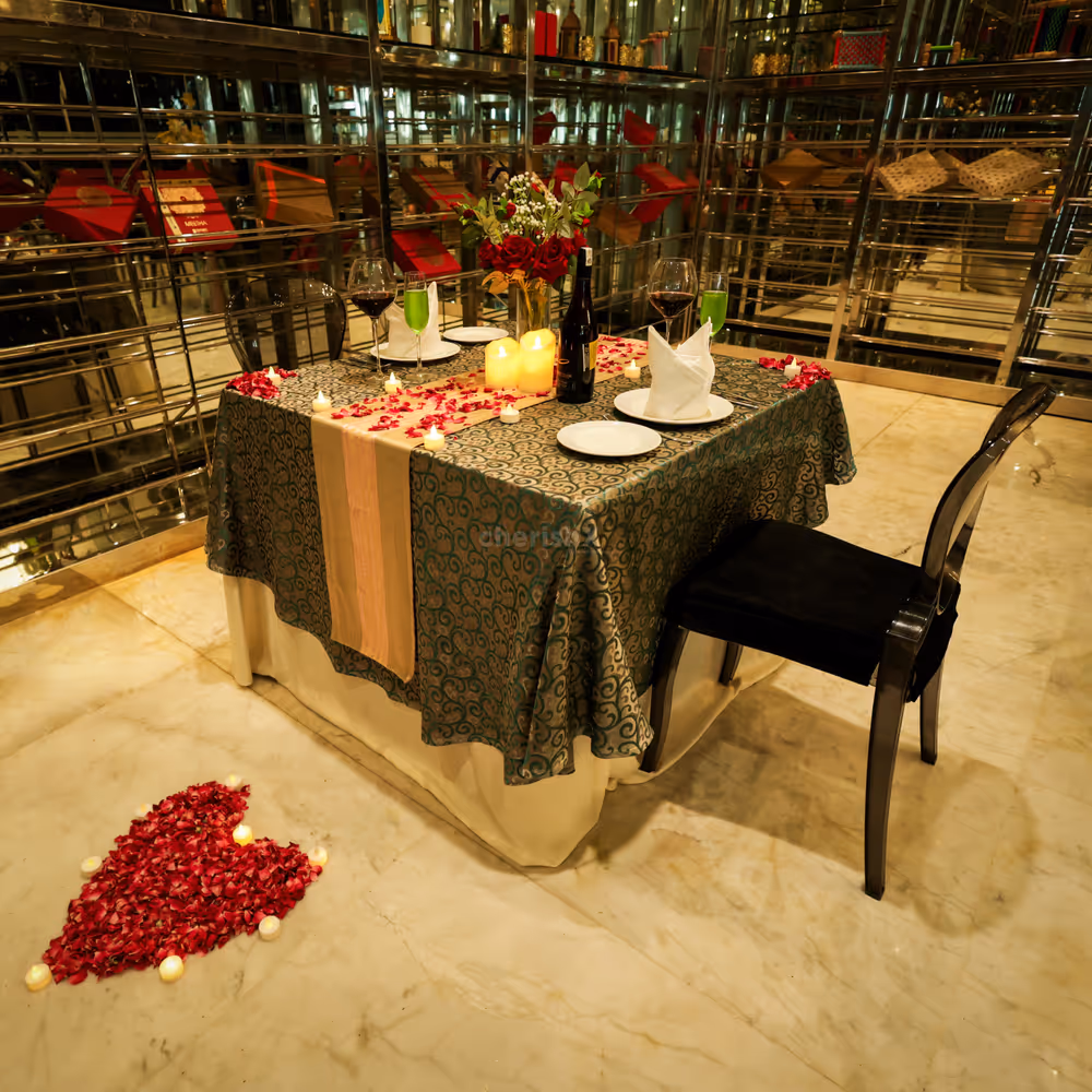 Private candlelight dining for couples in Delhi NCR