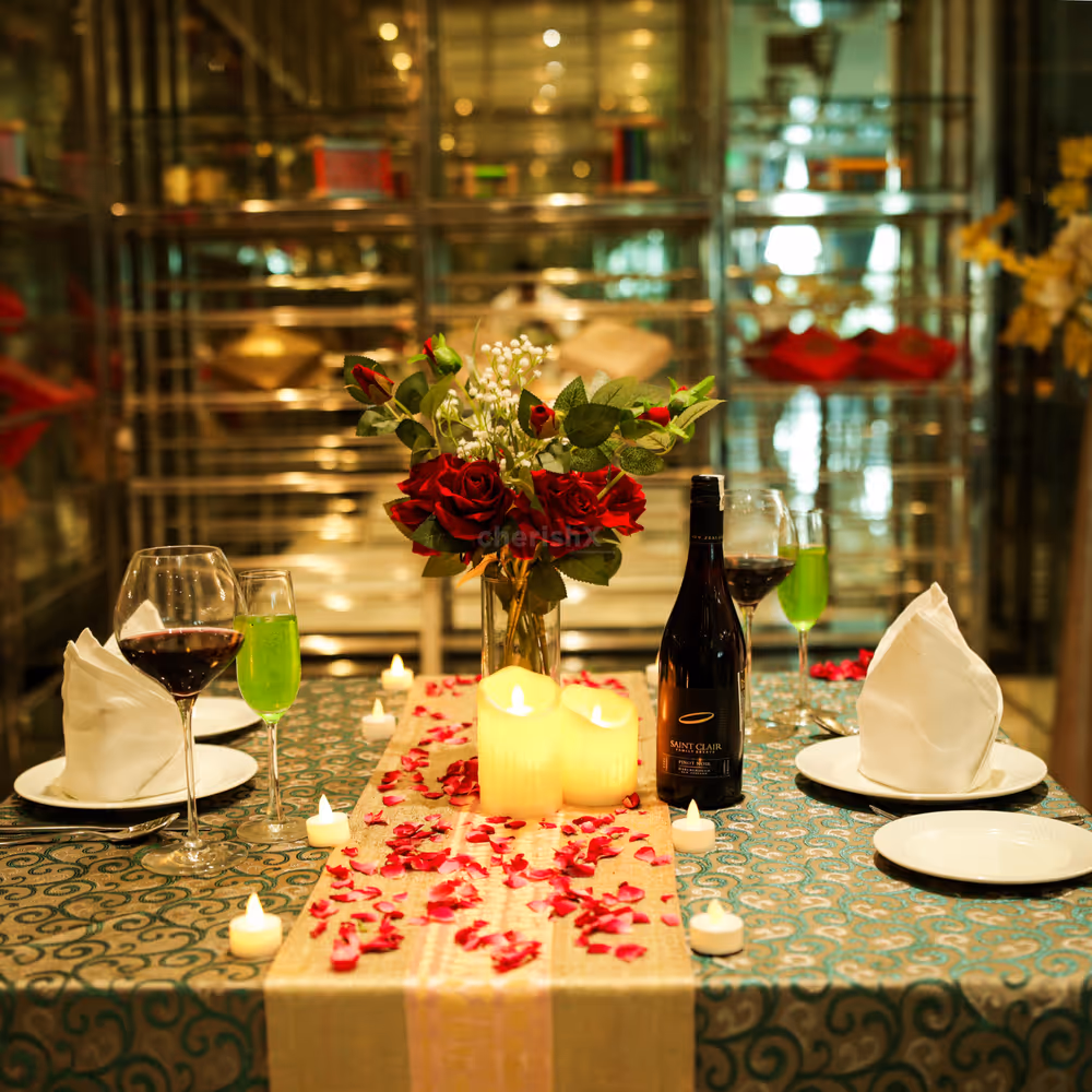 romantic dining table decor for couples