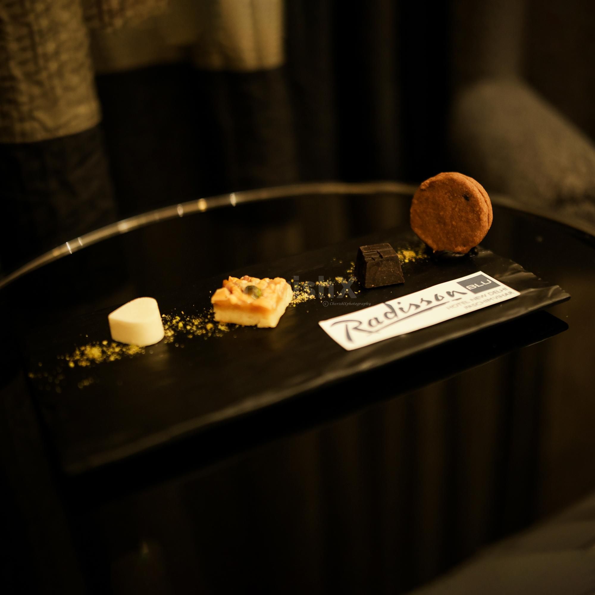 Luxury overnight stay for couple, Romantic staycation in Radisson