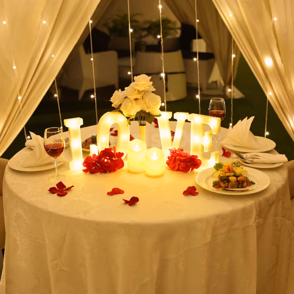 anniversary special romantic dining in gurugram, table decor for romantic dinner date