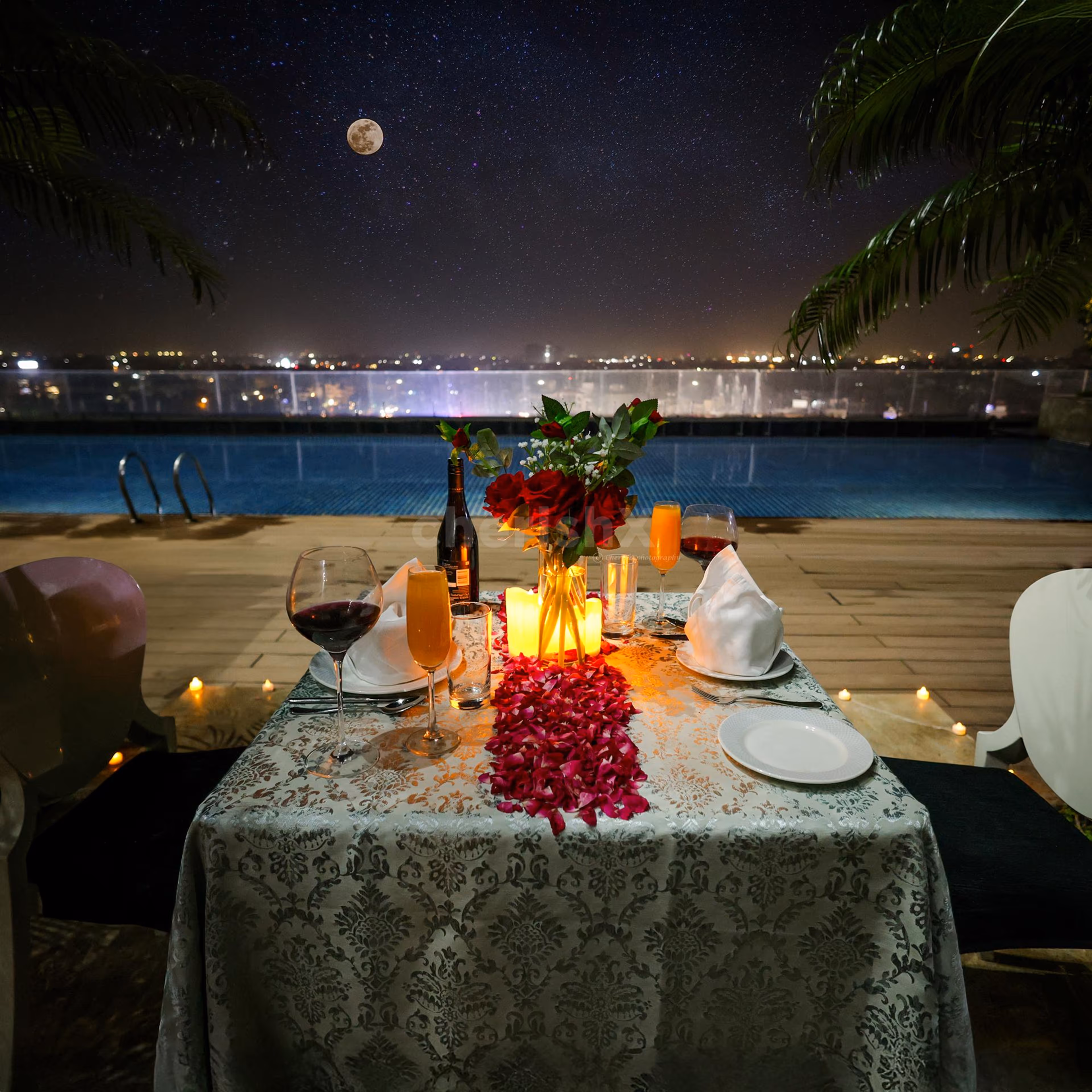 Poolside candlelight dining in Delhi NCR