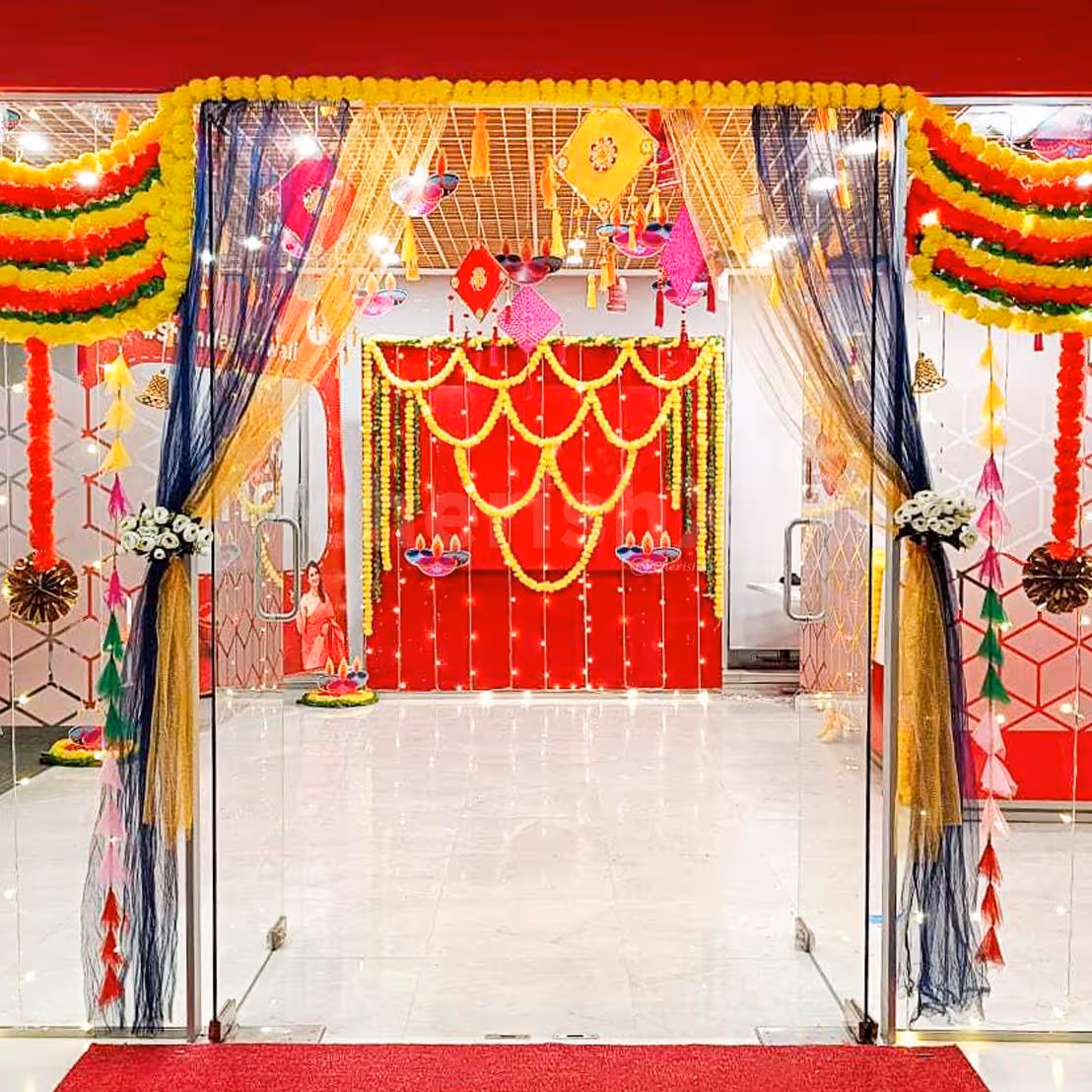 Flower bunches add freshness and colours, welcoming the office staff, matching festival vibes