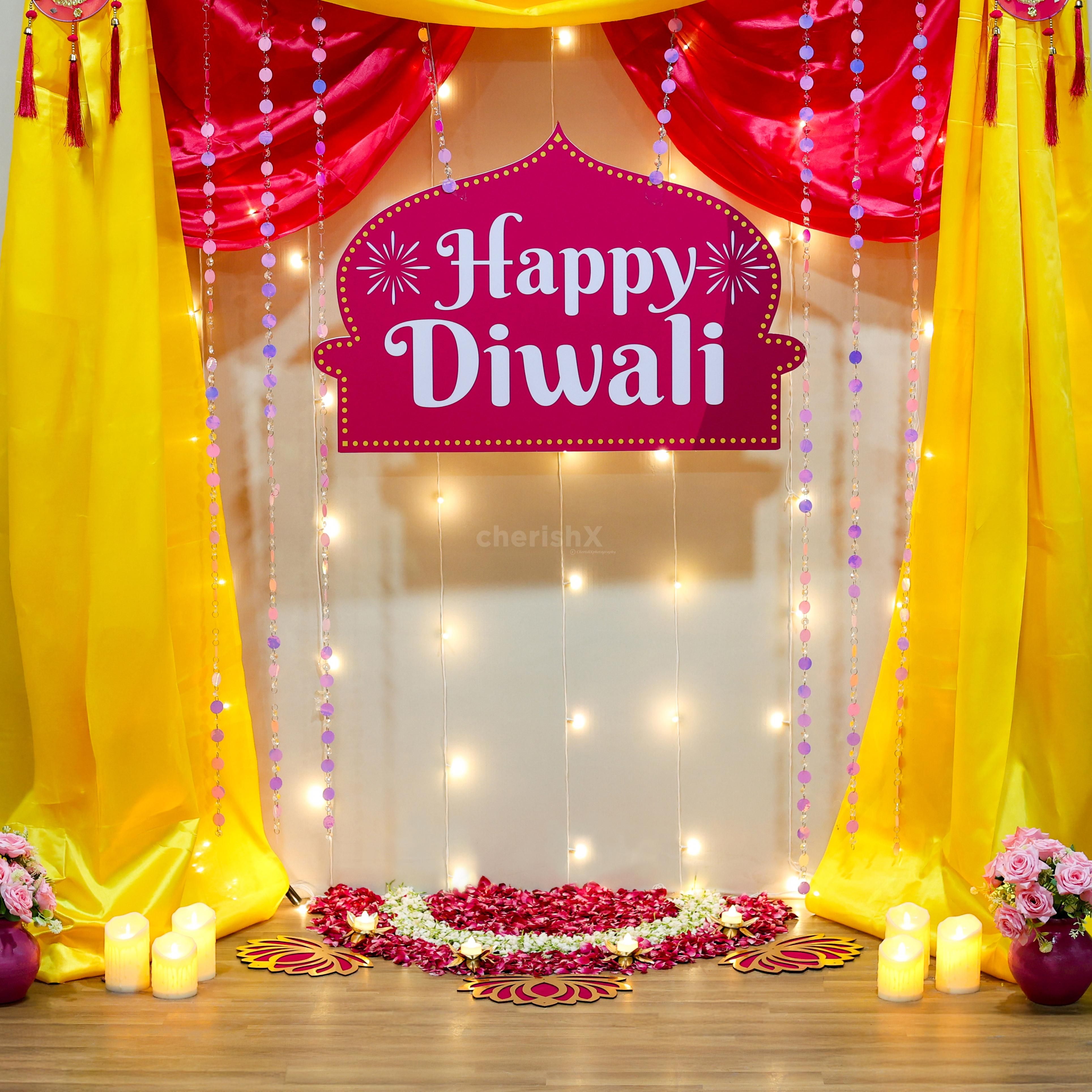 Strings of crystal pearls reflect the light and make the workplace look lustrous