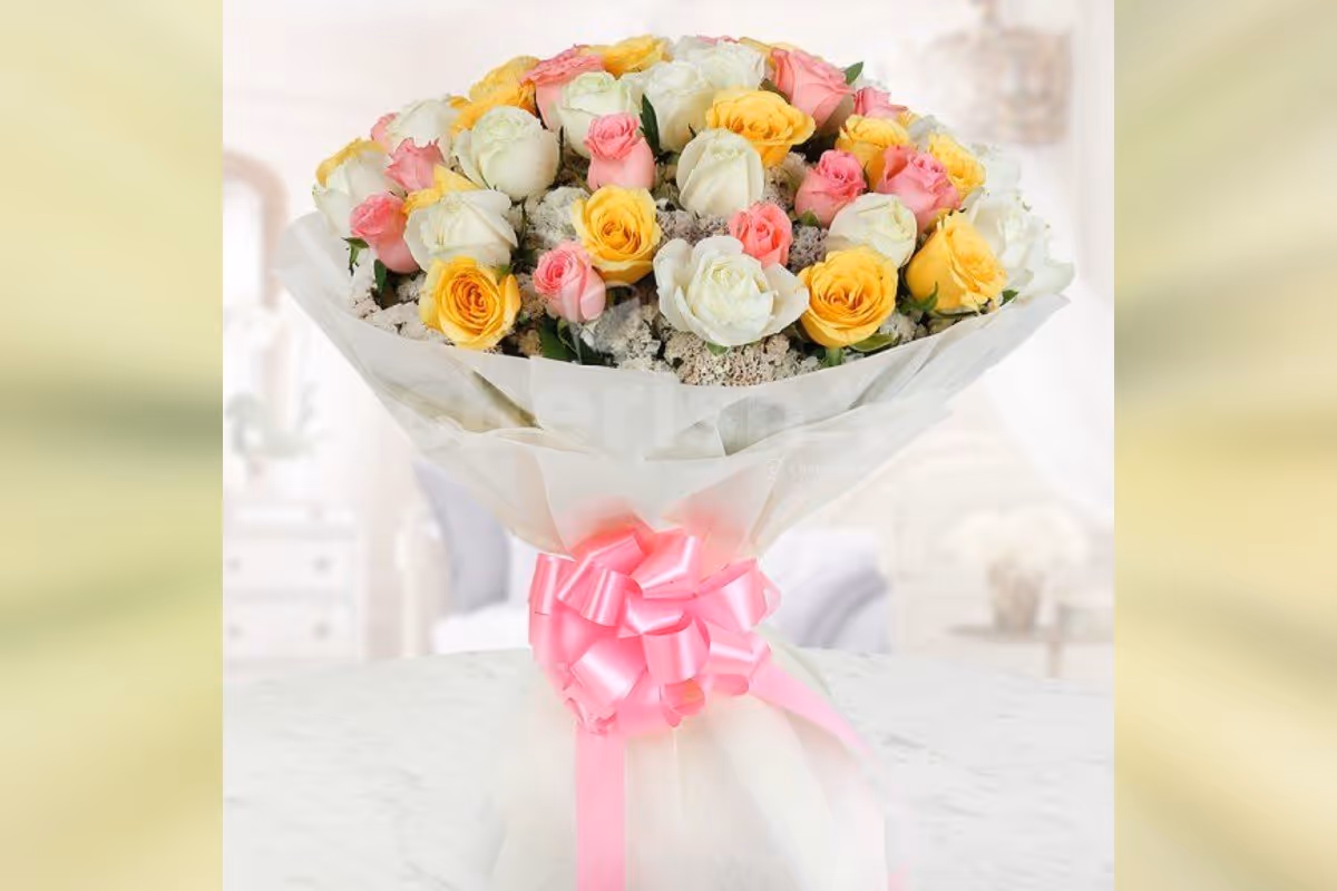 50 mixed roses blooming bouquet