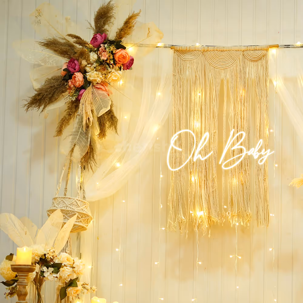 Jute textures and wooden accents establish a snug, earthy atmosphere.