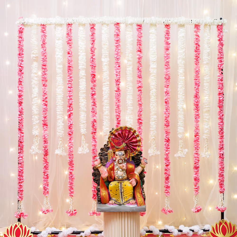 Pink garlands with Tassels infuse freshness into the ambience