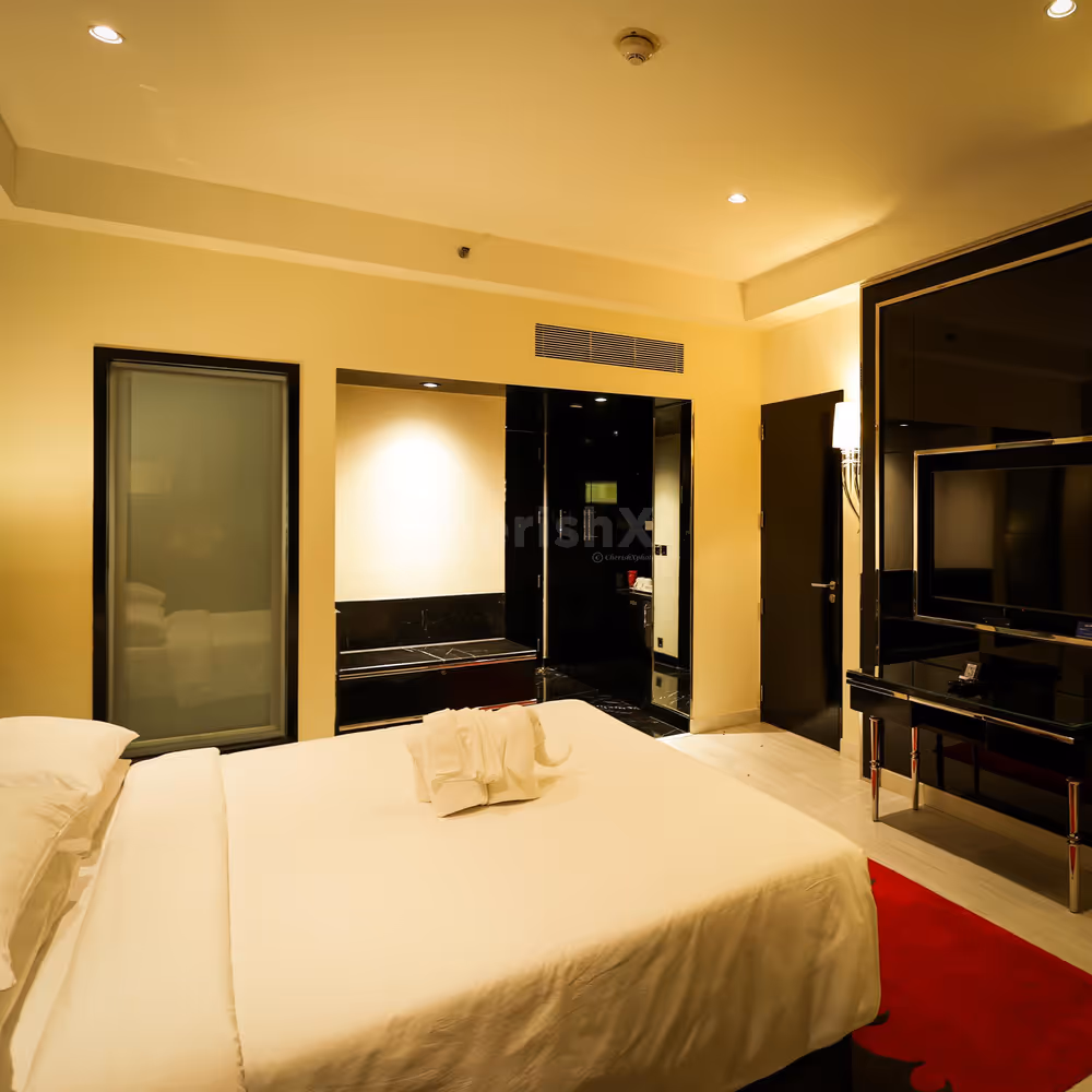 Luxury stay in Delhi, romantic couple day out