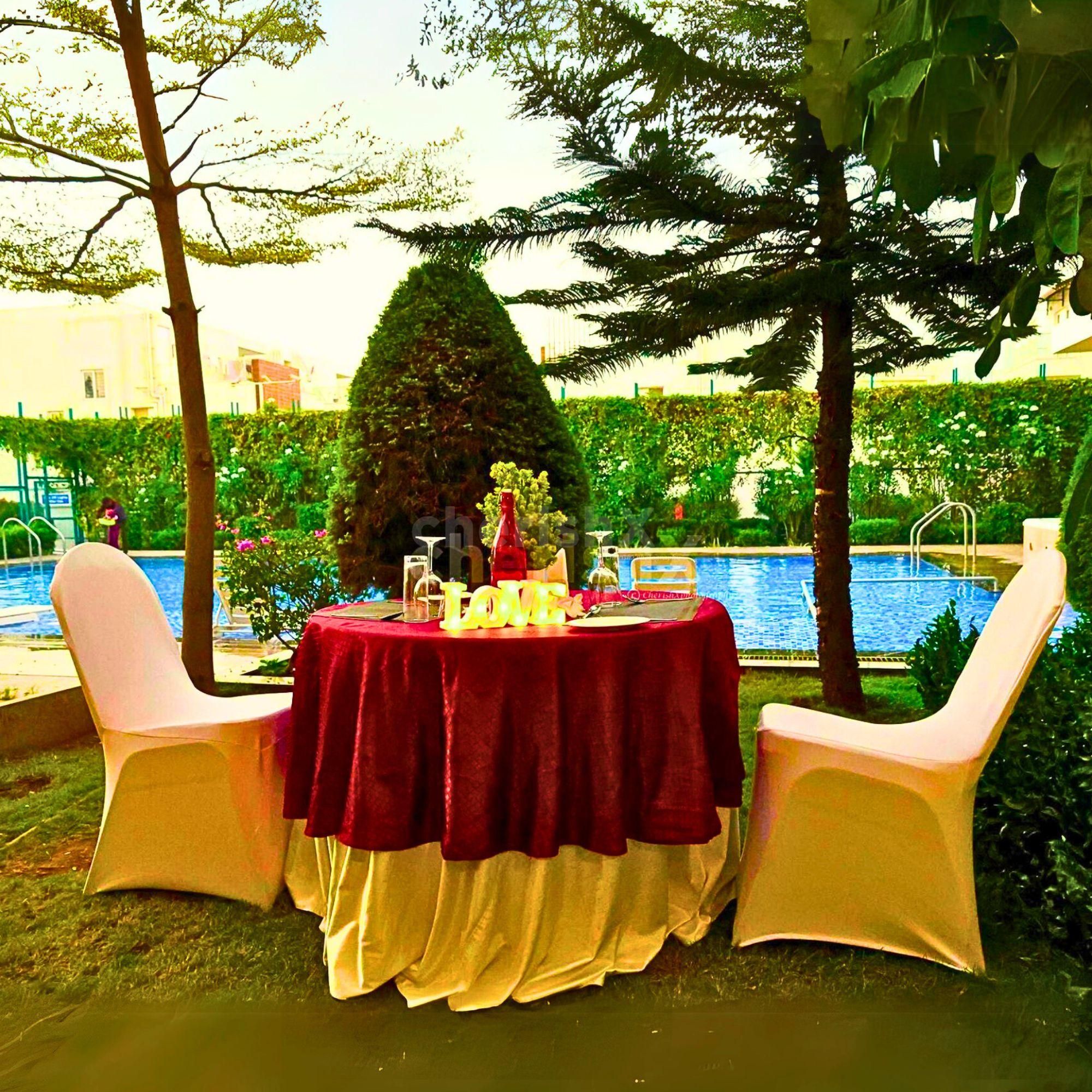 Simple candle light decoration for couple ideas